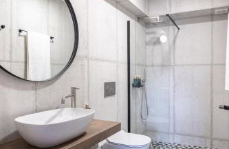 Boutique Saline Apartments - Green - Photo 17