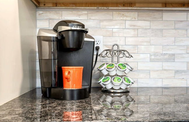 Bayview Beach Cottage For 4! - Photo 28