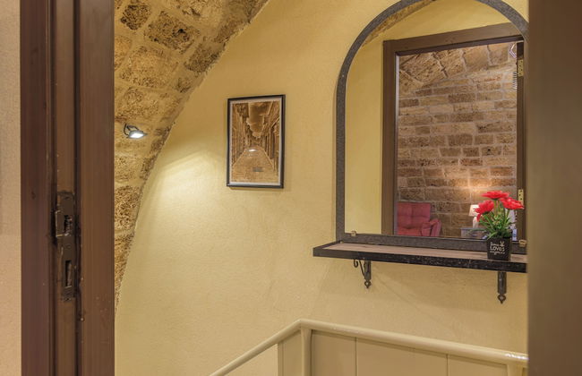 Timberwood Studio in Batroun - Photo 2