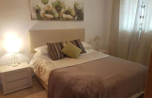 2-Bed Sleeps 4 Swimming Pool Hot Tub - Foto 6