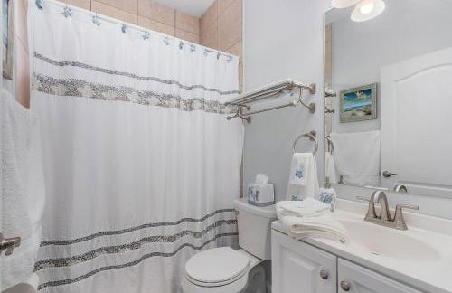 Blue Bayou Oasis Luxury Pool home and Sunshine - Foto 17