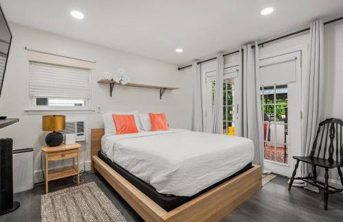 2 BEDROOM HOT TUB WASHER dRYER PVT BACKYARD - Foto 3