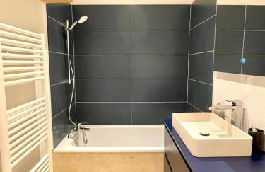 Haussmannian apartment-Close metro - Foto 3