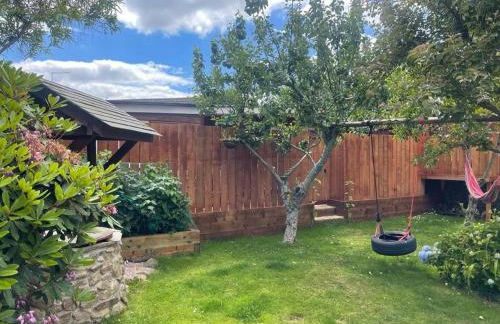 Charming Chalet - Sleep 3/4 & Free Parking - Foto 19