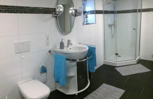 Möbliertes Apartment mit bestem Anschluss - Hangelar Mitte - Foto 1