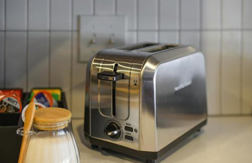 King Bed, Free Parking, Near UPMC, Pitt & CMU - Foto 38