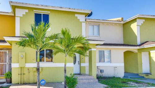 5 Mi to Hard Rock Stadium! Convenient World Cup HQ - Foto 2