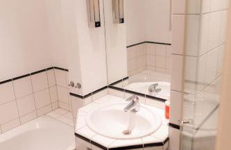 Brunnenblick Gastromeile, City, Messe & Stadionnah - Photo 18