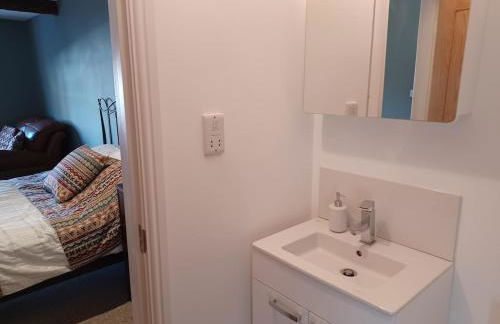 The Studio Loft - A cosy town centre apartment - Photo 20