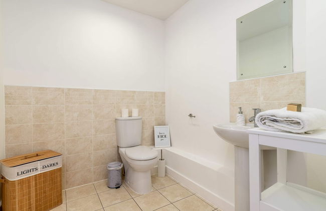 Modern Comfort: Stratford 3BR Duplex - Foto 2