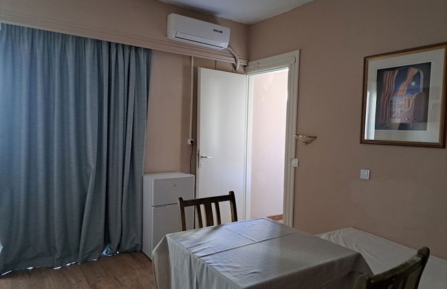 Bristol Hotel & Apartments - Photo 21