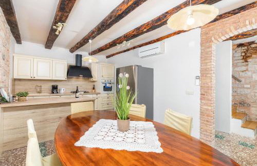 Lovely House Kristina with a pool - Photo 35