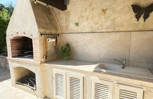 L'Oliveda - complètement climatisée, piscine, calme, proche commerce et lac, ski à 45min - Foto 14