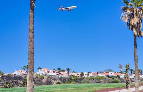 Mona Golf - South Tenerife - Aircon, private parking with heated pool - Photo 25