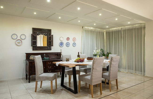 Villa Armi Large Private Pool Walk to Beach Sea Views A C Wifi Eco-friendly - 2809 - Foto 8