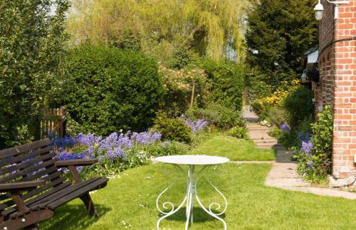 Farm Cottage a cute C17th cottage a walk across the fields to a great pub - Foto 18