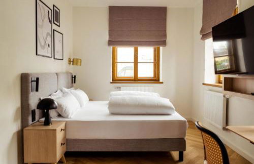 Bob W Munich Airport - Peterhof - Foto 76