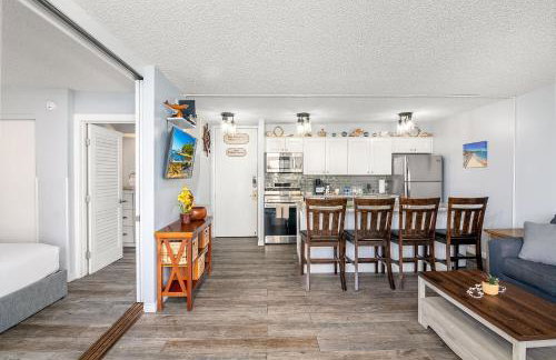 7FL Remodeled, Close to Beach & Dining with Free Parking - Photo 52