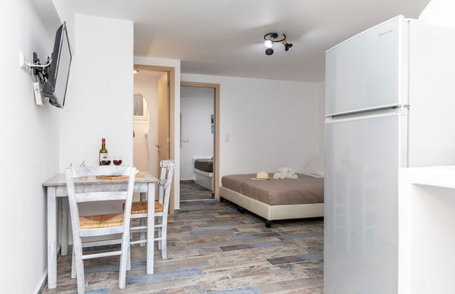 Depis Luxury Suites - Photo 46