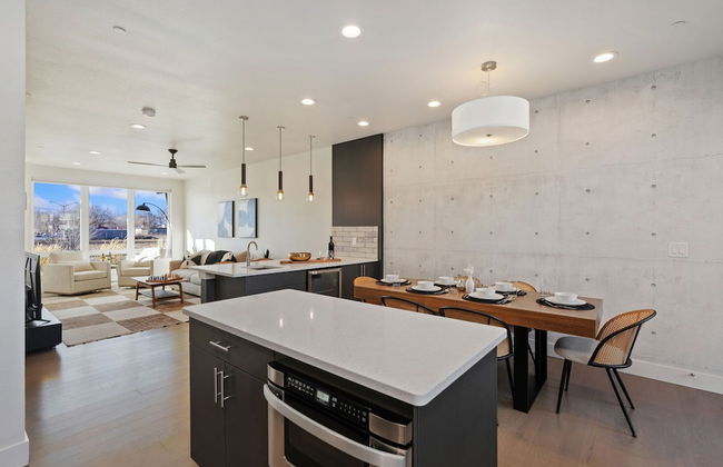 Mountain View Home w/ King Beds & Rooftop Deck - Foto 13