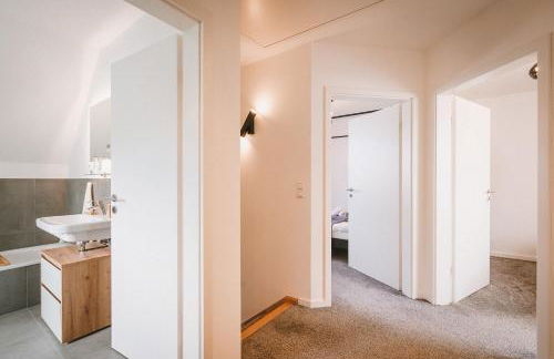 Modernes Neubau-Haus Lübeck - Garten, Terrasse, Parkplatz - Foto 28