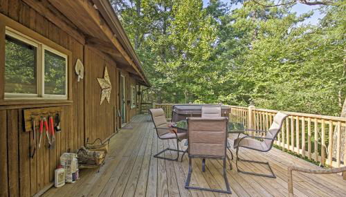 Secluded Stanardsville Cabin with 10 Acres and Hot Tub - Foto 2
