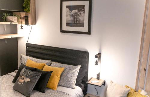 Bumblebee checkout 2pm Frome Longleat Aqua Sana Bath 5 people PRIVACY - Foto 29