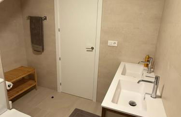 H2M Postigo Duplex terrace 2 bathrooms, Smart TV, Oven - Photo 8