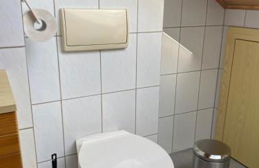 Dachgeschosswohnung im zweiten Obergeschoss - Foto 2