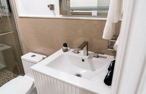 Luxury Retreat 3B ,2Ba POOL , Coral Gables Center - Photo 61