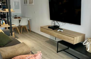 Air-conditioned Elisa Apartment with spacious sunroof lounge and swimming pool - Foto 10