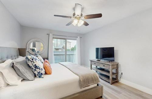 Condo Near Lake Horseshoe Bay with Private Balcony, Washer/Dryer, A/C, WiFi - Foto 11