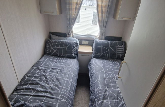 8 Birth Static Caravan - Photo 7