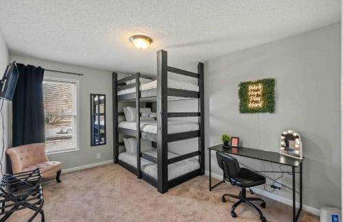 ~Spacious / Cozy / Sleeps 8+ Near MTSU and Siegel - Foto 23