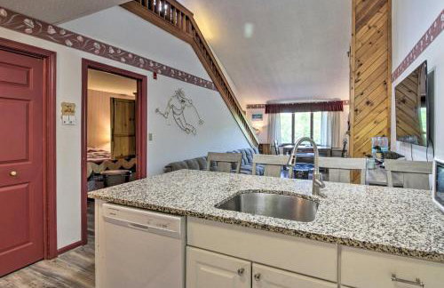 Resort Condo with Lake and Pool about 5 Mi to Flume Gorge! - Foto 10