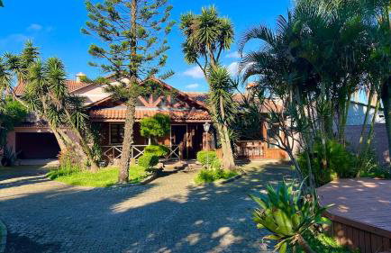 Ampla e luxuosa casa com áreas de lazer - Foto 16