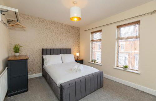 Newcombe - Sleeps Up to 8 - Close to Northampton Town Centre & Train Station - Fast Wifi, Free Parking, SmartTV with Netflix by Centro Stays - Foto 23