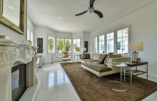 4bed Villa Sleeps 8- Pool, Garden, Bbq, Near Beach - Foto 11