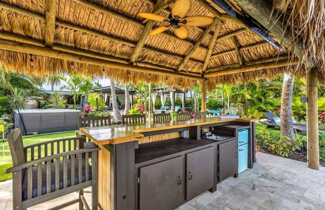 New Waterfront Oasis, Minutes to Beach, Eats, Shops - Foto 48