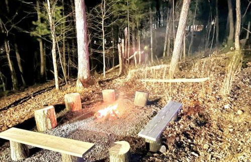 One of a Kind Rustic Log Cabin near Bryce Resort - Large Game Room - Fire Pit - Large Deck - BBQ - Foto 24