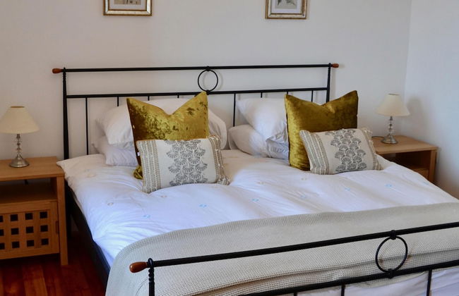 Restored 350 Year old Villa, Stunning Views, Idyllic Location, Large Pool - Photo 5