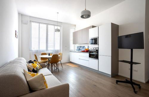 [Navigli - Center] Modern Suite, Fast Wi-Fi & Tram - Foto 1
