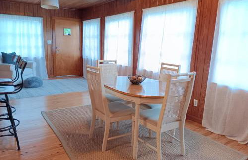 Mid Century Style Cottage Near Historic Downtown - Foto 24