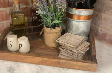 Cozy 2-bedroom Farmhouse with parking on premise - Foto 9