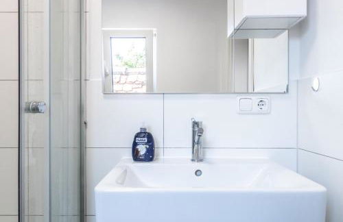 Arbeitnehmerunterkunft I 3 Betten I Balkon I eigene Küche & Bad - Foto 29