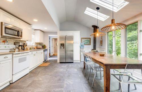 Hamptons Vacation Rental with Seasonal Pool! - Foto 6