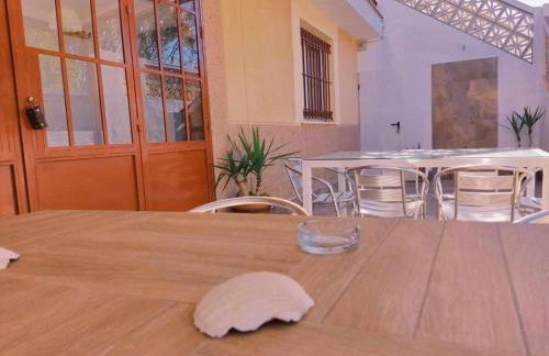 Dos Casas juntas y Patio común a 25 metros de la Playa - Photo 13