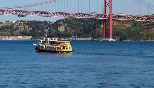 Barco turístico de Lisboa