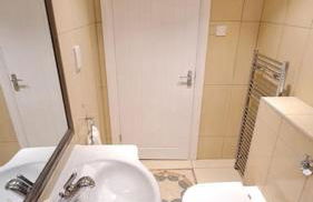 Luxury London House Sleeps x 16, Free Parking, Free Wifi, Garden Patio, Close to tube line easy access to Central London - Foto 34