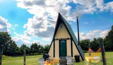 Rustic A-Frame Glamper w/ Fire Pit, AC, & Breakfast Near Nashville - Foto 5